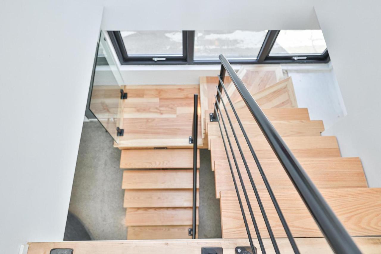 New Modern 1400 Sq Ft Coach House Near Everything Toronto Exterior foto