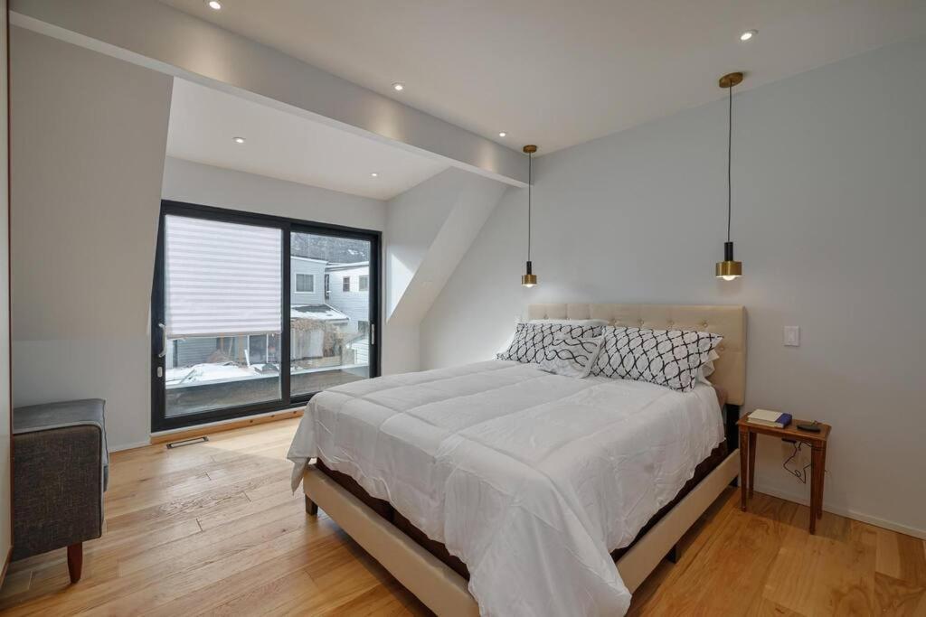 New Modern 1400 Sq Ft Coach House Near Everything Toronto Exterior foto