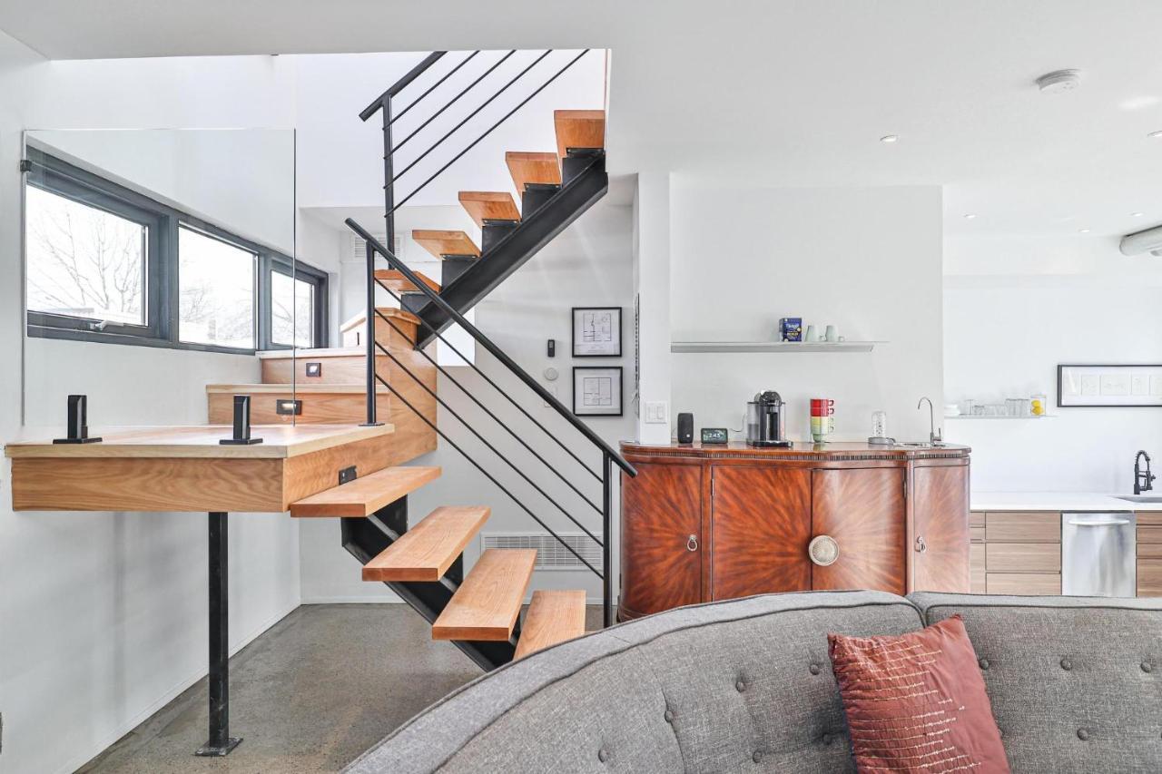 New Modern 1400 Sq Ft Coach House Near Everything Toronto Exterior foto