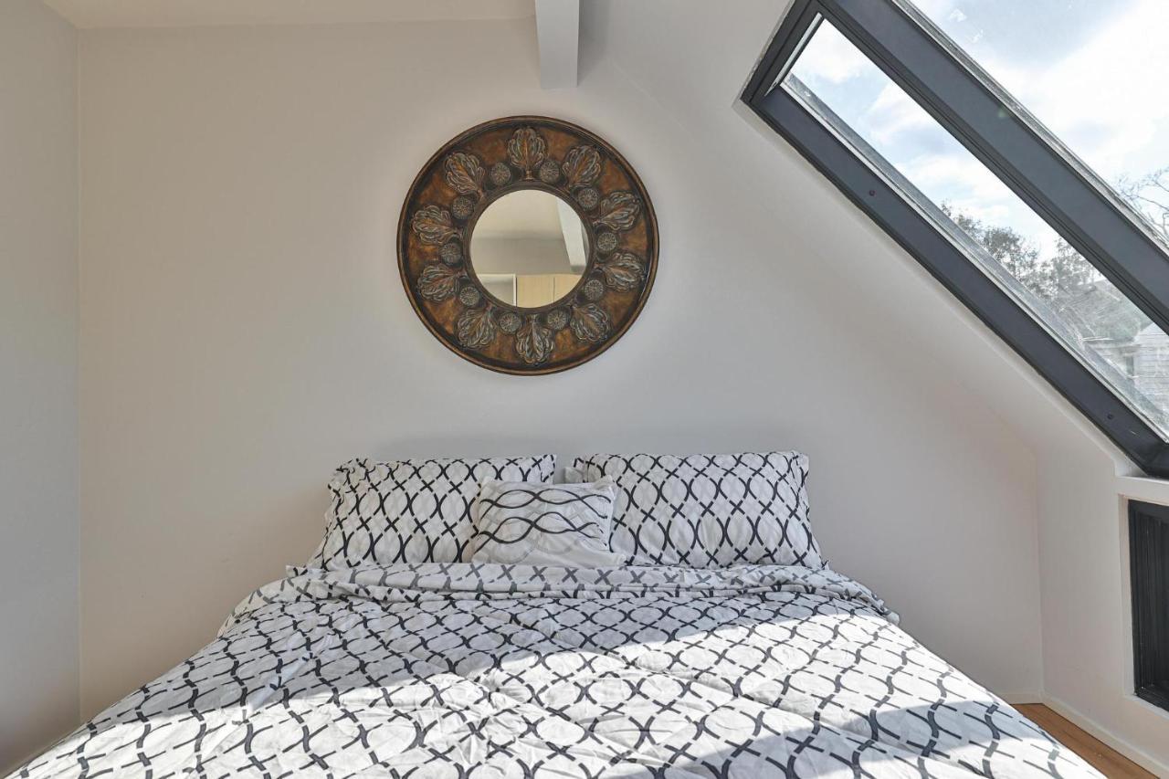 New Modern 1400 Sq Ft Coach House Near Everything Toronto Exterior foto