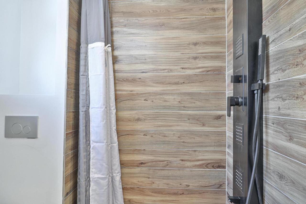 New Modern 1400 Sq Ft Coach House Near Everything Toronto Exterior foto