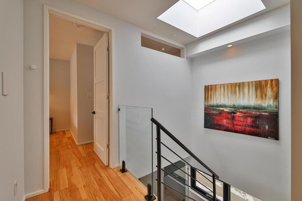 New Modern 1400 Sq Ft Coach House Near Everything Toronto Exterior foto