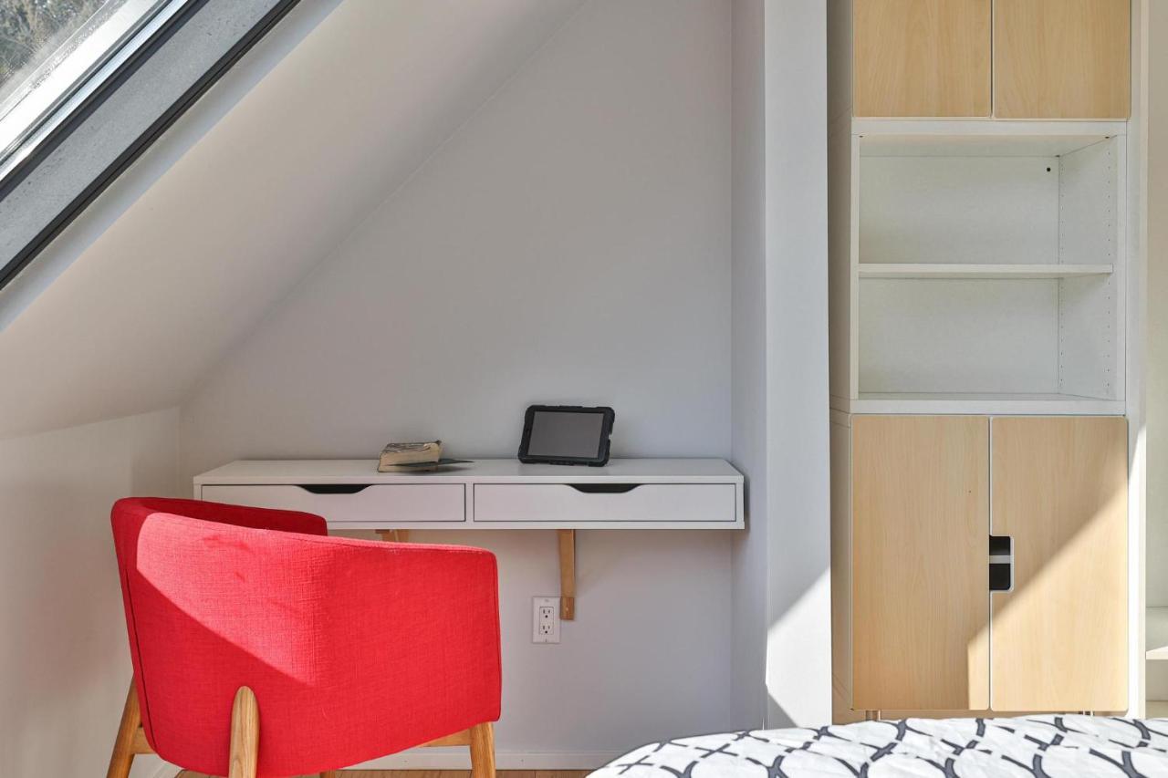 New Modern 1400 Sq Ft Coach House Near Everything Toronto Exterior foto